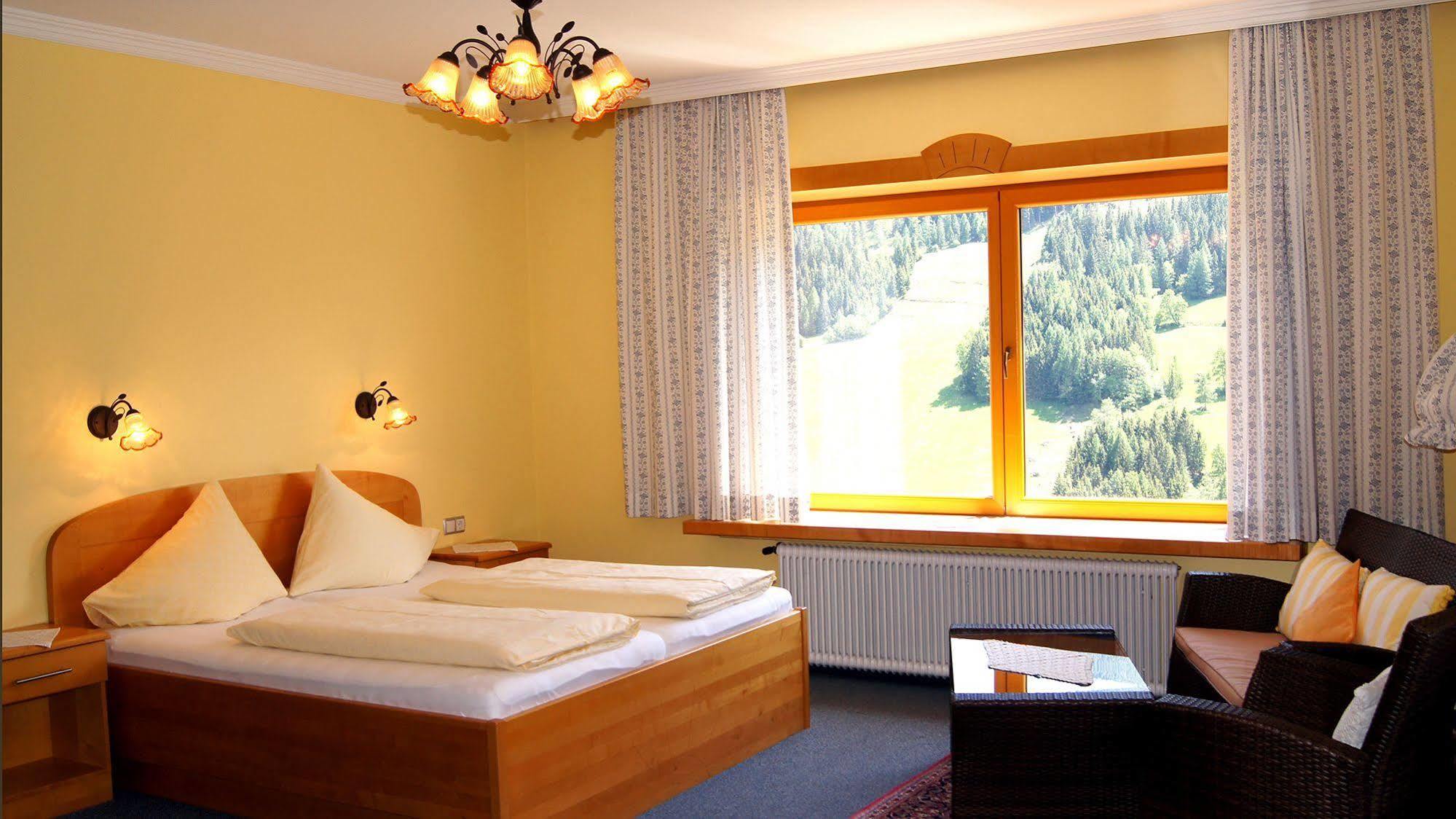 Pension Suedhang Бад Кляйнкирххайм Экстерьер фото